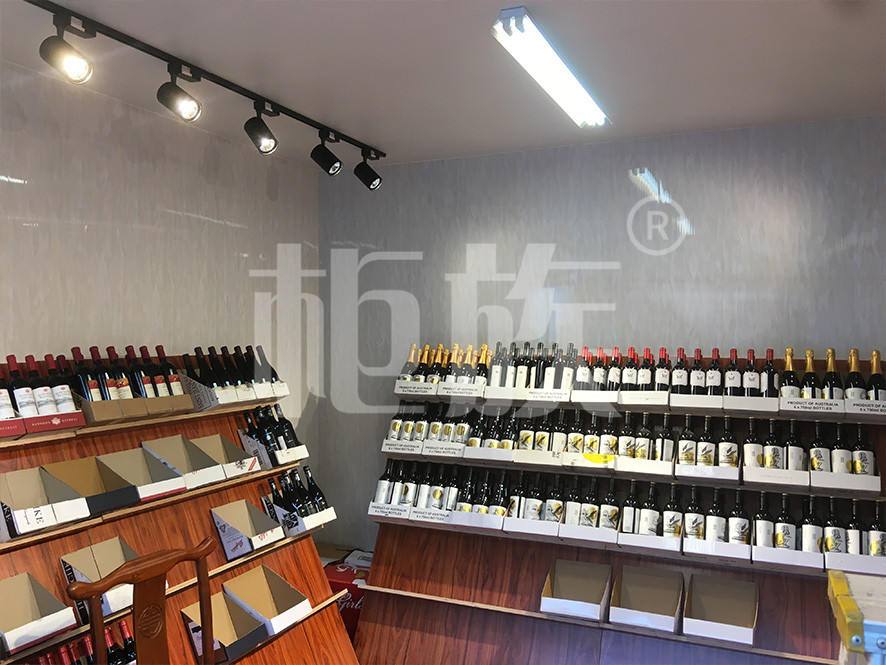 连云港定做红酒展示柜价格详解